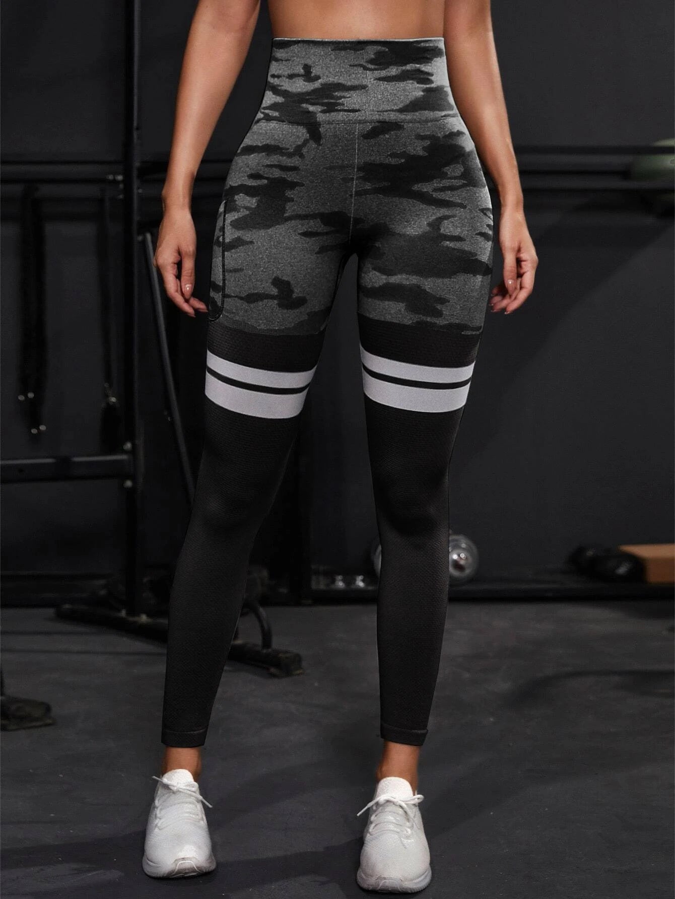 Seamless Camo Scrunch Yoga Leggings V-Waist Striped Butt Lifting, High Waist Tummy Control Compression Pants for Women, Indoor & Outdoor Fitness