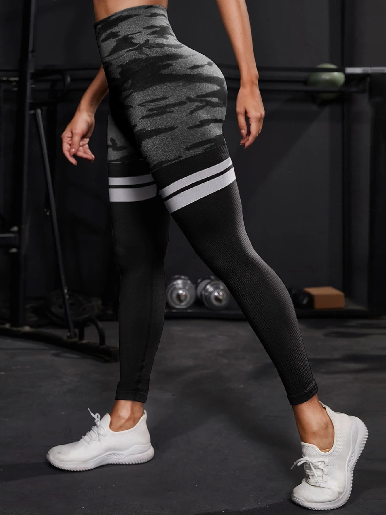 Seamless Camo Scrunch Yoga Leggings V-Waist Striped Butt Lifting, High Waist Tummy Control Compression Pants for Women, Indoor & Outdoor Fitness