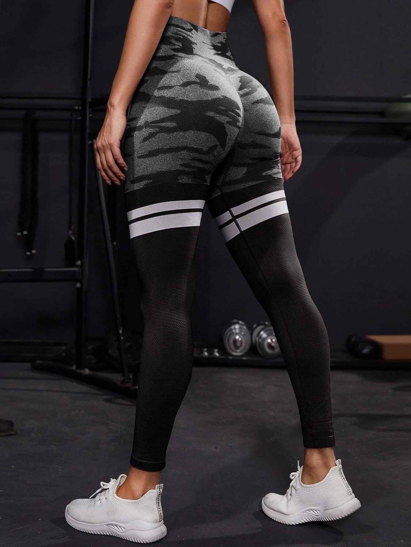 Seamless Camo Scrunch Yoga Leggings V-Waist Striped Butt Lifting, High Waist Tummy Control Compression Pants for Women, Indoor & Outdoor Fitness